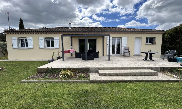castres-villa-de-plain-pied-avec-garage-et-jardin-06a6c118482b8c.jpg