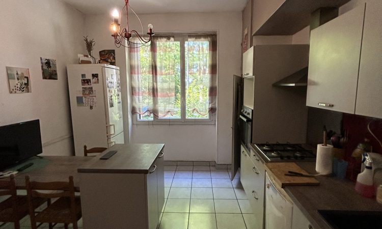 maison-a-roulandou-garage-et-3-chambres-06a6d62bfe06fc.jpg
