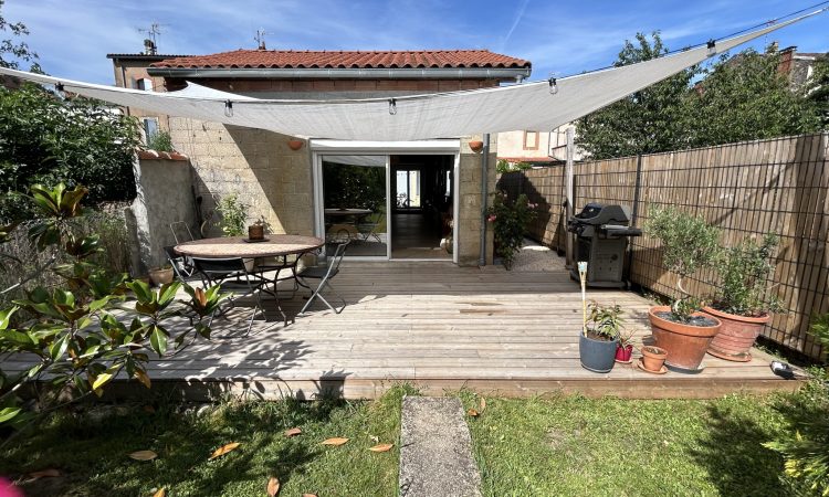 maison-de-ville-4-chambres-jardin-et-garage-06a6d627bf1345.jpg