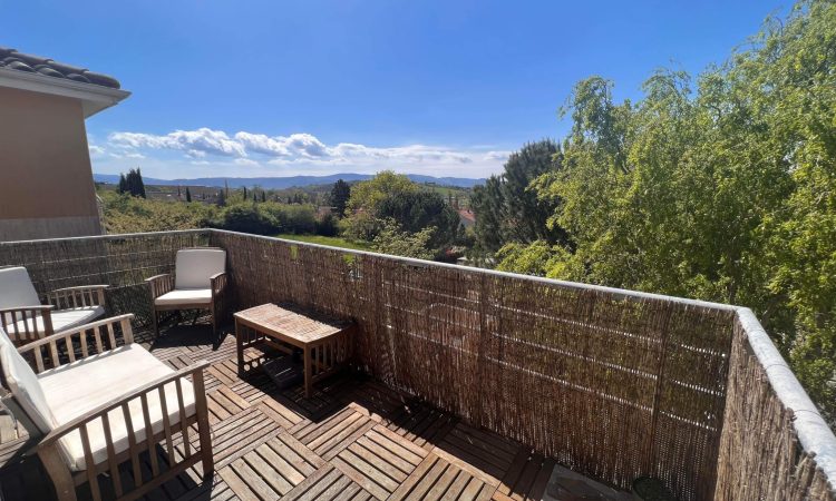 t3-avec-terrasse-et-stationnement-06a6d62303f877.jpg