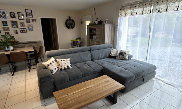 villa-de-plain-pied-4-chambres-jardin-et-garage-06a6d626a78322.jpg